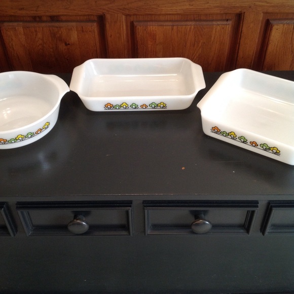 Anchor Hocking Other - Vtg. Anchor hocking Fire King retro flowerbakeware